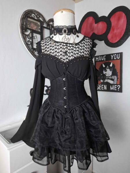 blusa goth manga flare